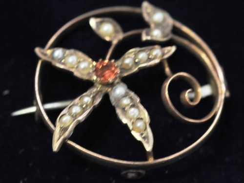 Australian Gold Brooch | Period: c1920s | Make: Willis & Sons, Melbourne, Victoria | Material: 9ct gold, garnet & seed pearls.