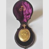 Mourning Locket | Period: Edwardian | Material: 15ct Yellow Gold