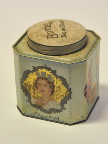 Elizabeth R & Philip Tea Tin | Period: c1950s | Make: Bushells | Material: Painted tinplate