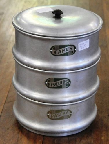 Cake Tin Set | Period: c1955 | Make: Vulcan | Material: Aluminium