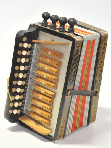 Melodeon | Period: c1950s | Make: Hohner