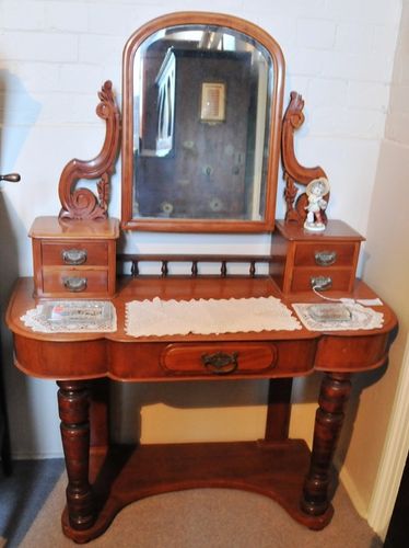 Dressing Table | Period: Victorian 1880 | Material: Mahogany