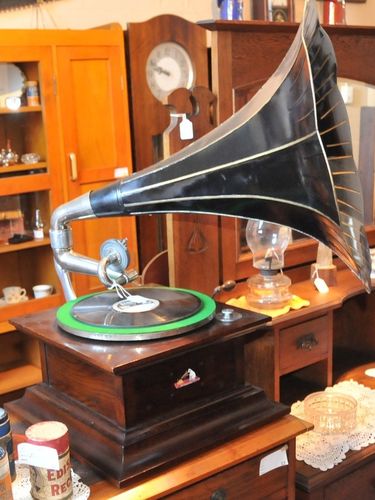 Diamond Disk Gramophone | Period: c1910 | Make: HMV