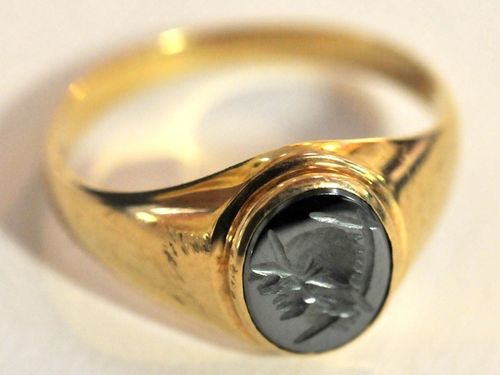 Intaglio Haematite Ring | Period: c1990s | Make: Handmade | Material: 9ct gold & haematite