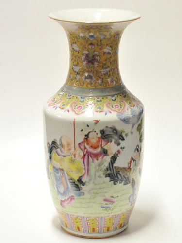 Famille Rose Vase | Period: Late 19th/Early 20th century | Material: Porcelain