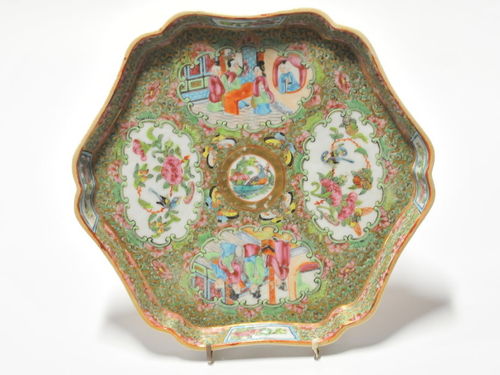 Rose Medallion Plaque | Period: 19th century | Material: Porcelain