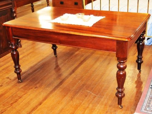 Cedar Dining Table | Period: Victorian | Material: Cedar