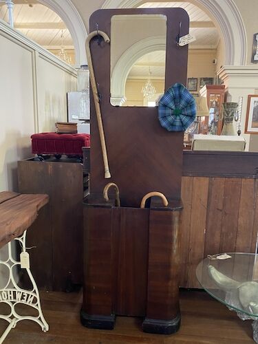 Hallstand | Period: Art Deco | Material: Walnut veneer
