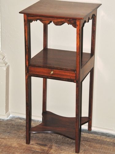 Georgian Lamp Table | Period: c1820 | Material: Mahogany