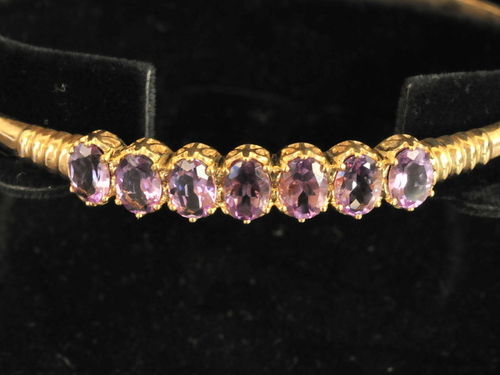 Amethyst Bracelet | Period: New | Material: 9ct. gold and Amethysts.
