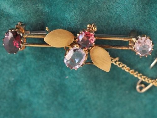 Bee Brooch | Period: Victorian | Material: 9ct gold, pink topaz and garnet
