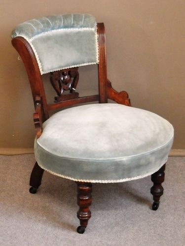 Bedroom Chair | Period: Victorian | Material: Walnut