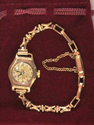 9ct Gold Ladies Wrist Watch | Period: c1935 | Make: Unbranded | Material: 9ct gold