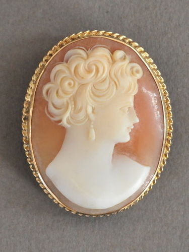 Cameo Brooch | Period: c1950s | Make: Rodd | Material: Shell cameo and 9ct gold.