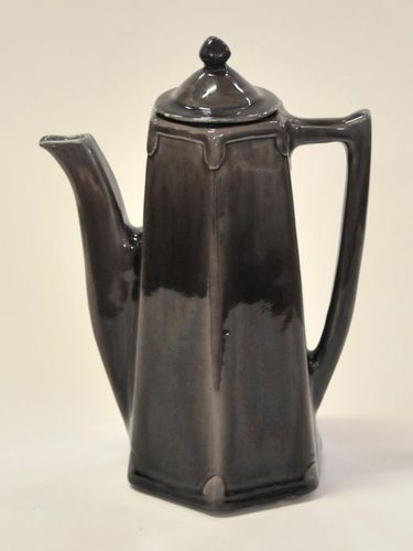 Harvey School Coffee Pot | Period: 1924 | Make: Gloria Lovelock | Material: Glazed Pottery