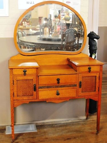 Dressing Table | Period: Art Deco c1920s | Material: Silky Oak