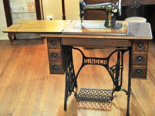 Singer Sewing Machine | Period: c1917 | Make: Singer | Material: Various metals with American Oak case.