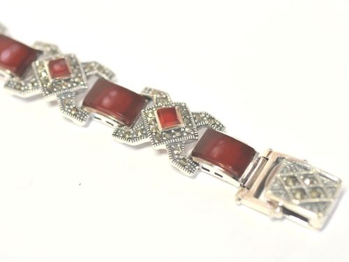 Carnelian Bracelet | Period: Modern | Material: Sterling Silver and red carnelian