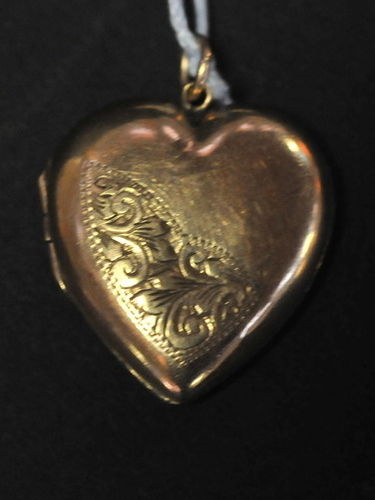 Heart Locket | Period: c1920s | Material: 9ct. gold back and front